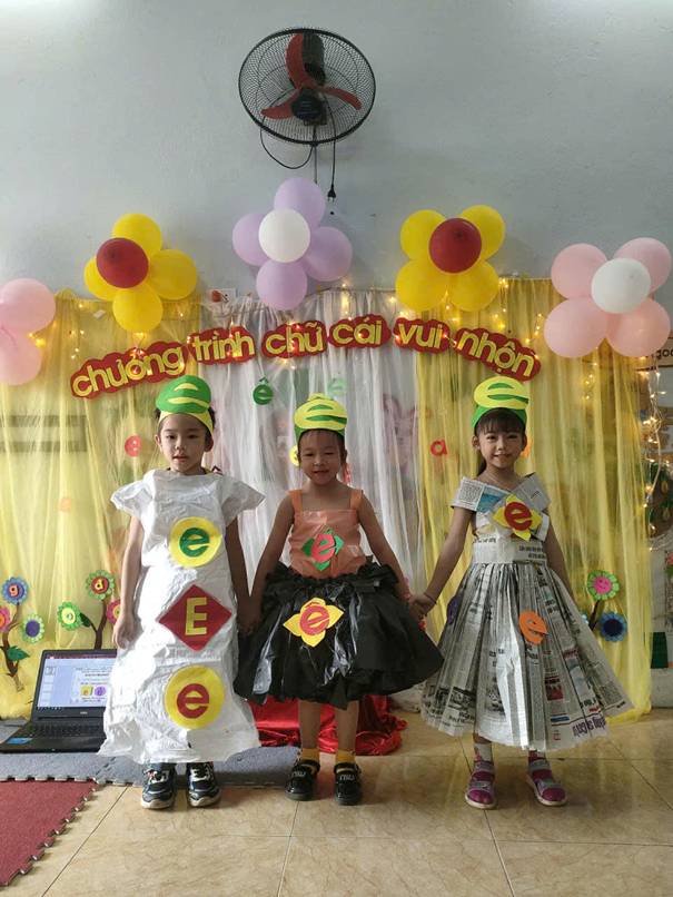 A group of girls wearing clothing

AI-generated content may be incorrect.